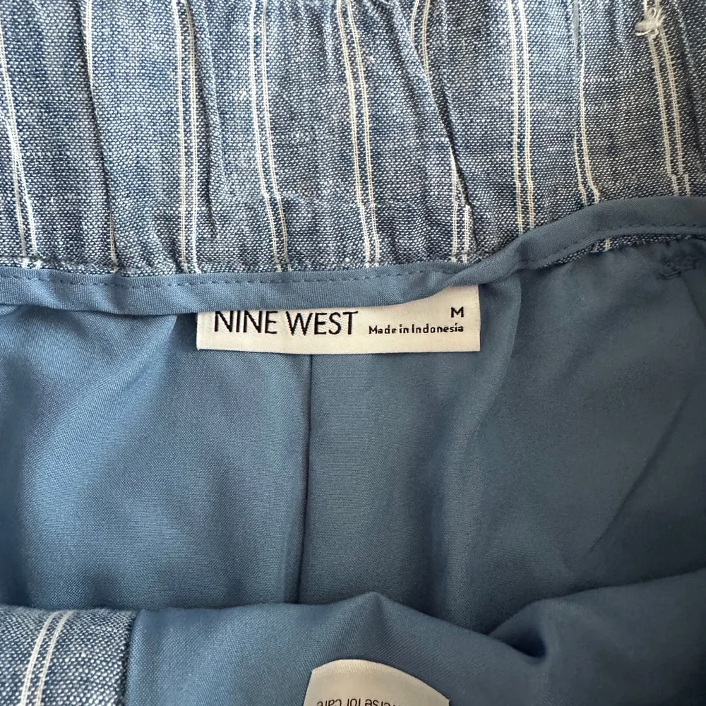 Nine West Linen Blend Shorts Womens M Blue White Striped High Waist Belted